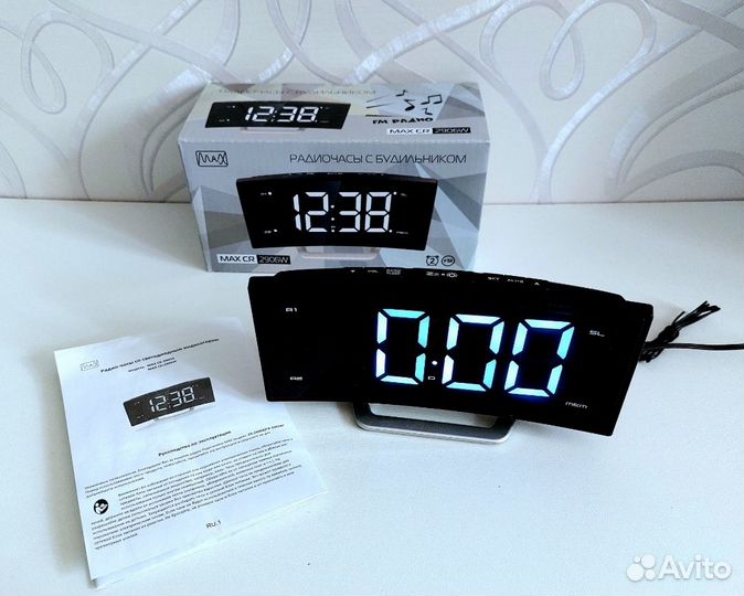 Радиочасы с будильником MAX CR2906W чер/бел цифры