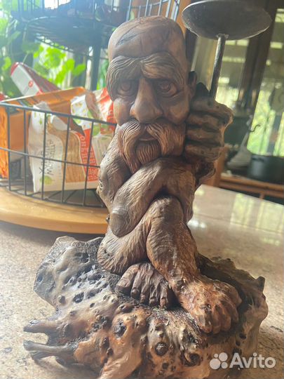 Антикварная статуэтка