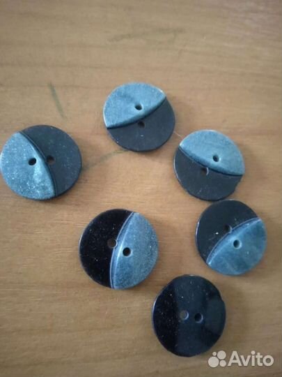 Пуговицы новые