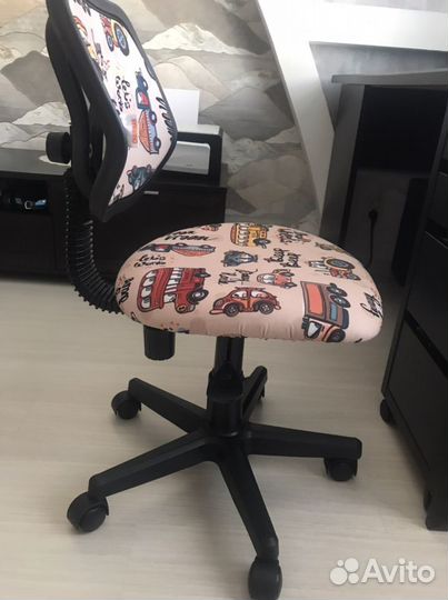 Детский стул для письменного стола