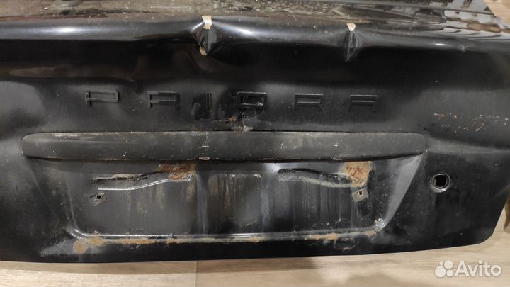 Крышка багажника на Priora хэтчбек