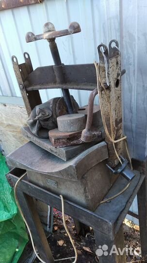 Вулканизатор для шин и камер