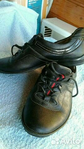 Кроссовки кожа 36 размер