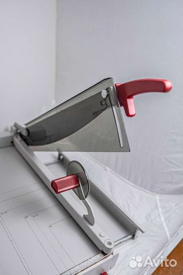 Сабельный резак для бумаги ideal 1058