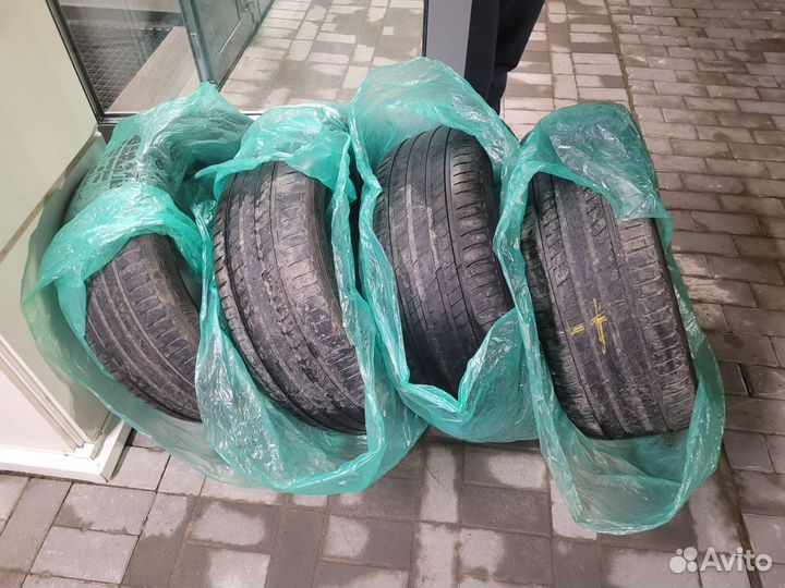 Michelin Pilot Sport 4 235/50 R19