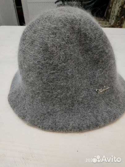 Шляпа из пуховой нитки