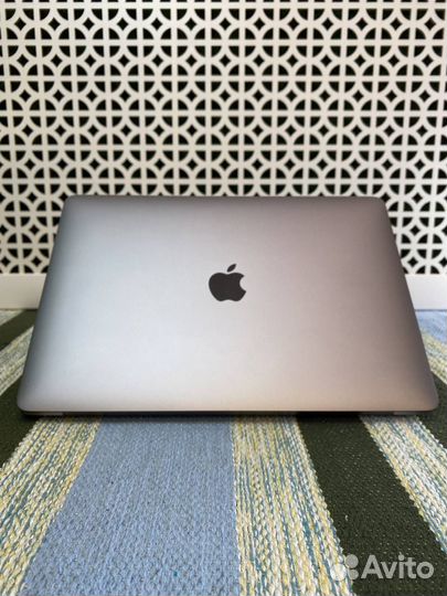 Ноутбук Apple MacBook air 13 i5 8GB 512SSD