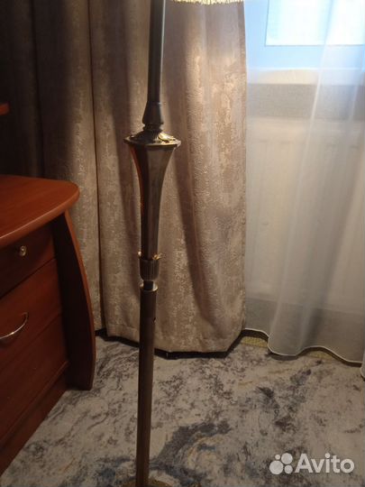 Торшер напольный с абажуром