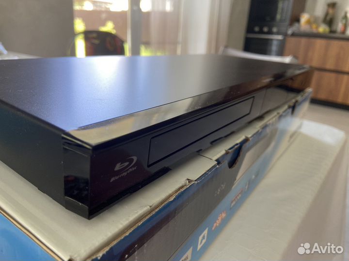 Blu-ray плеер Panasonic DMP-BDT130