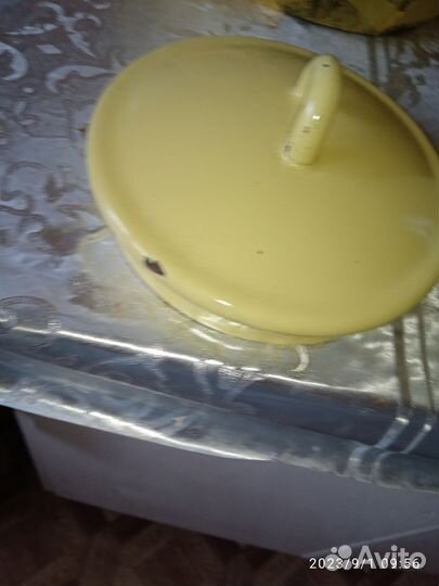 Эмалированные и алюминиевые тазы,бидон СССР