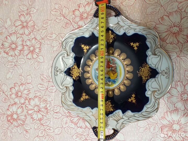 Фарфоровое блюдо большое