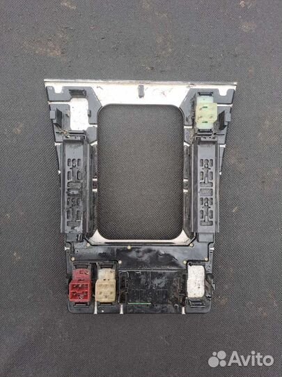 Блок управления стеклоподъемника Mercedes E220