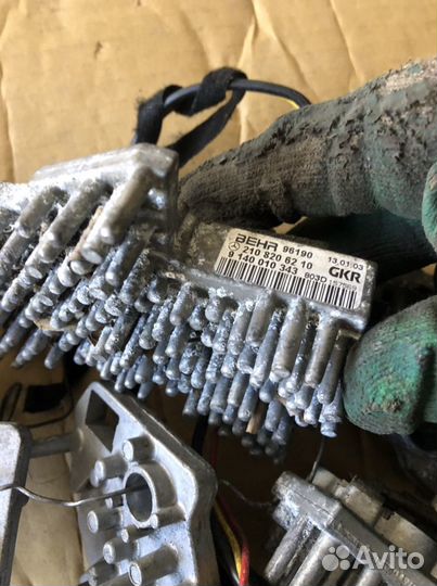 Резистор печки реле моторчика печки Mercedes w210