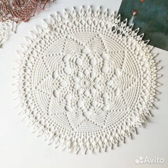 Вязаная салфетка, ручная работа