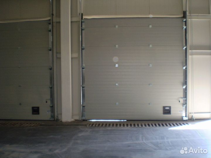 Секционные ворота