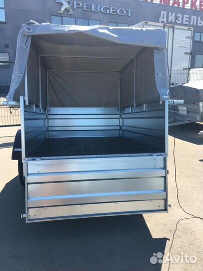 Двухметровый легковой прицеп с высоким тентом