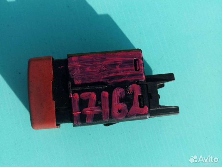 Кнопка аварийной сигнализации Land Rover Range