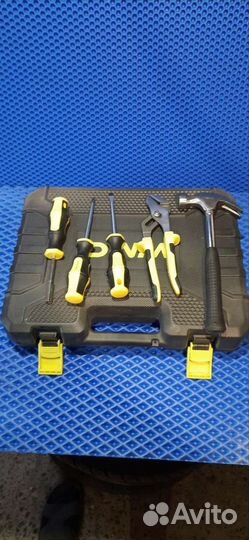 Набор жёлтых принадлежностей