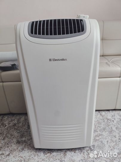 Мобильный кондиционер Electrolux eacm-12 E/R бу