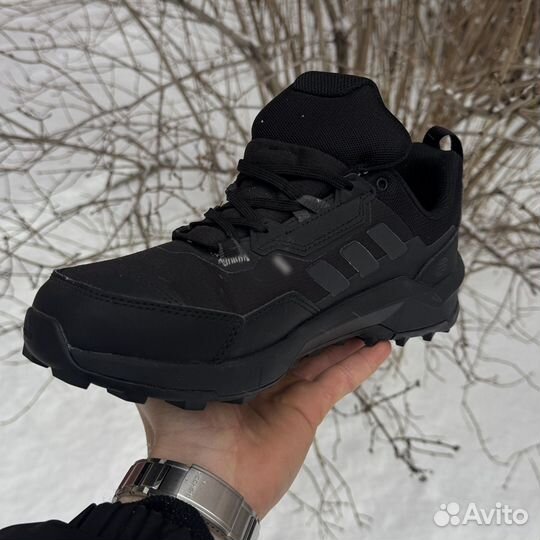 Кроссовки зимние Adidas терекс