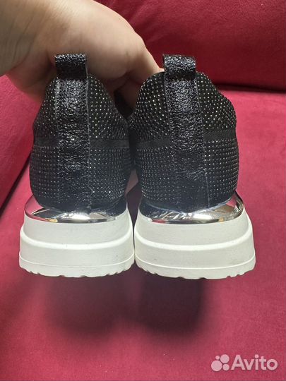 Разнопарки 40/41 новые кроссовки Baldinini