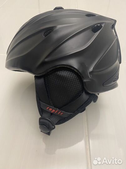 Шлем и очки горнолыжные