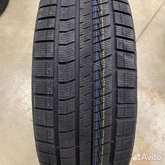 Tracmax X-Privilo S360 235/65 R17 108T