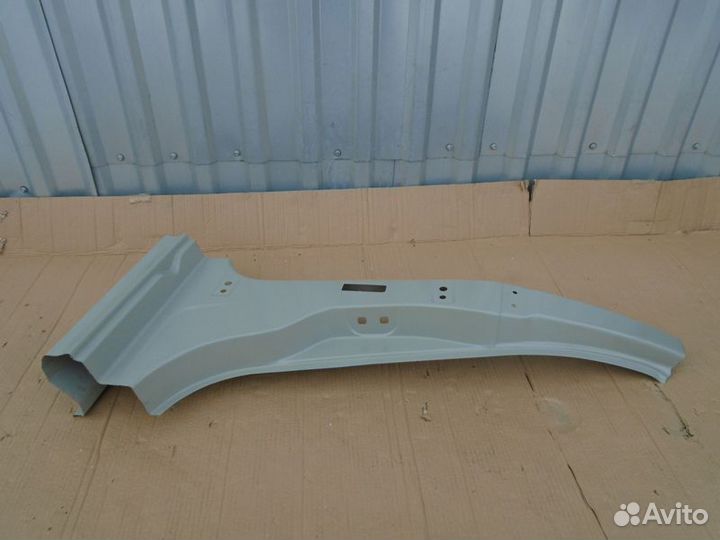 Jetta 6 средняя правая стойка кузова нов 5C6809836