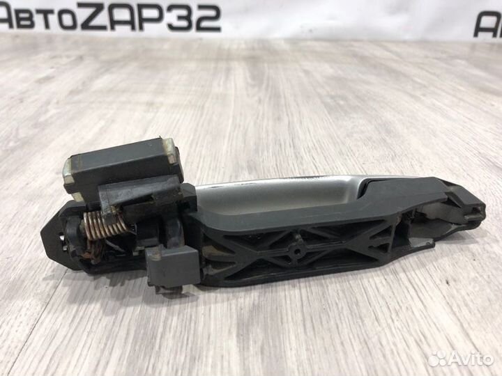 Ручка двери задняя левая Toyota Corolla E150 2006