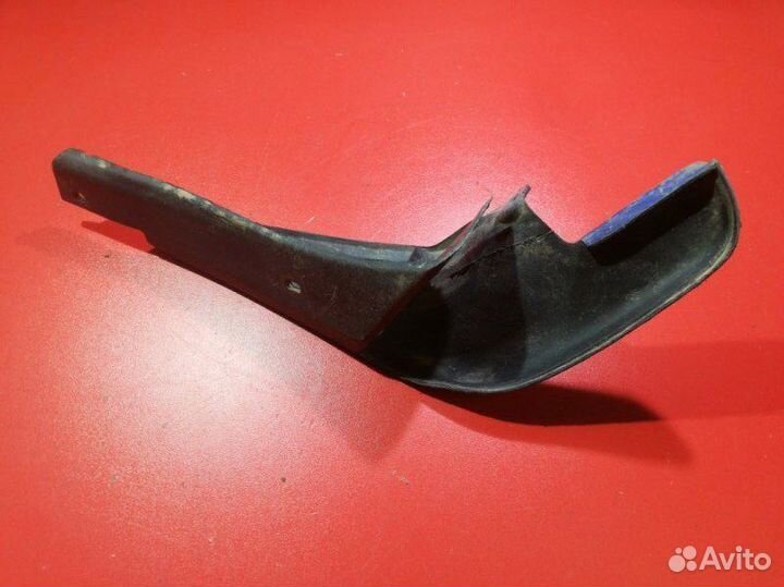 Брызговик передний правый Toyota Corolla Spacio