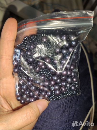 Бисер бусины стеклярус в одной цветовой гамме