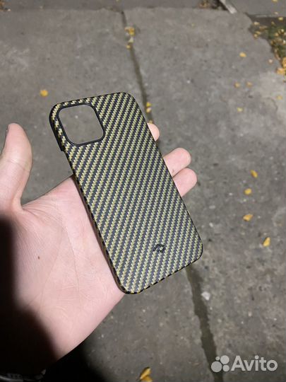 Чехол на iPhone 12