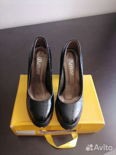 Туфли женские 37 размер новые