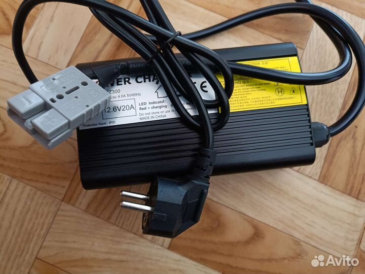 Зарядный блок питания 12.6V20A
