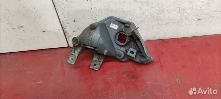 Фонарь задний правый Toyota Rav4 CA40