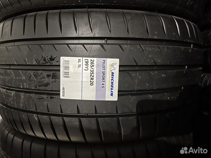 Michelin Pilot Sport 4 S 265/35 R20 и 305/30 R20 103Y