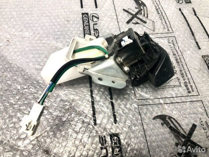 Замок багажника Toyota Land Cruiser Prado 150