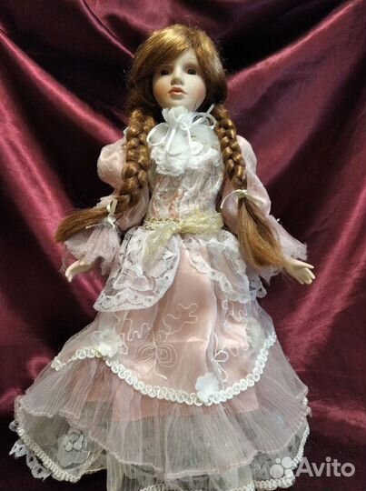 Кукла фарфоровая коллекционная
