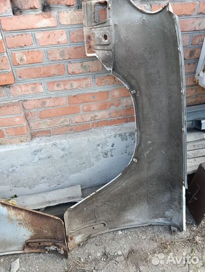 Крылья волга 31105