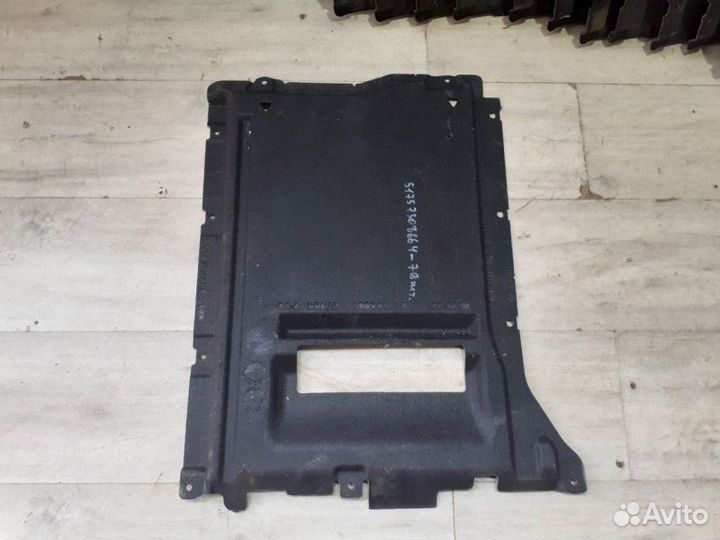 Облицовка днища середина Bmw X5 F15