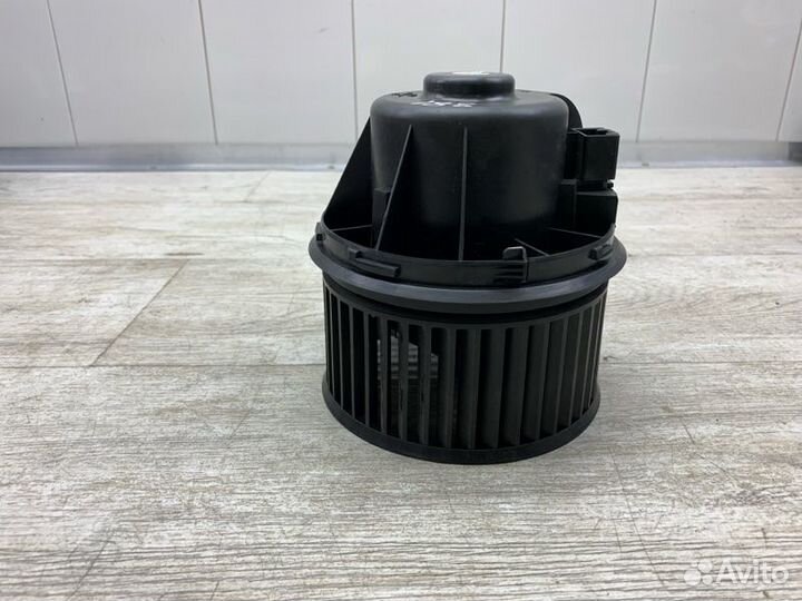 Моторчик печки Ford Focus универсал DV6T gpda 2010