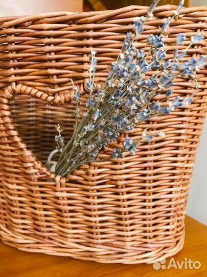 Корзина плетеная с сердечком