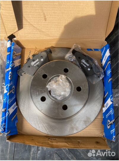 Диски тормозные с колодками задние для а/м Ford