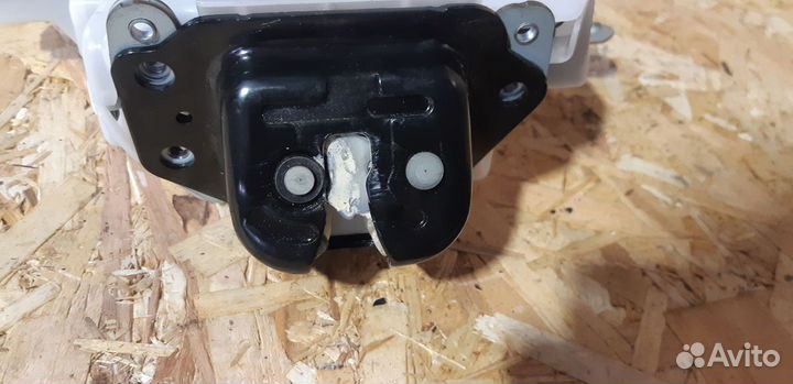 Замок багажника Infiniti QX80 I рестайлинг (2014–2