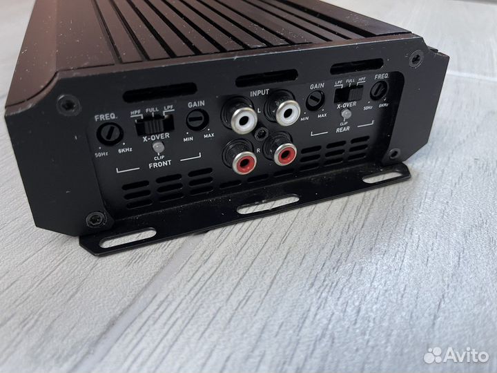 Усилитель 4-х канальный swat GLK-F175D