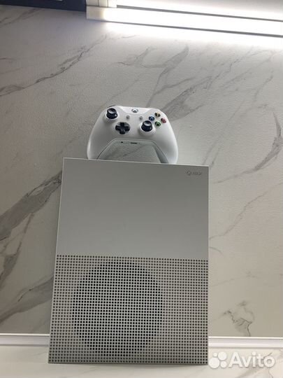 Xbox one s 1tb с играми