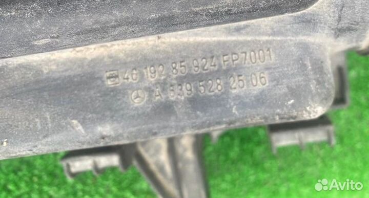 Корпус воздушного фильтра Mercedes Vito 2.2 2006