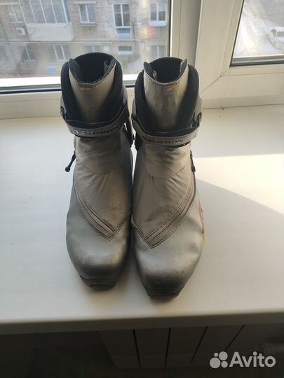 Лыжные ботинки Salomon 43 размер