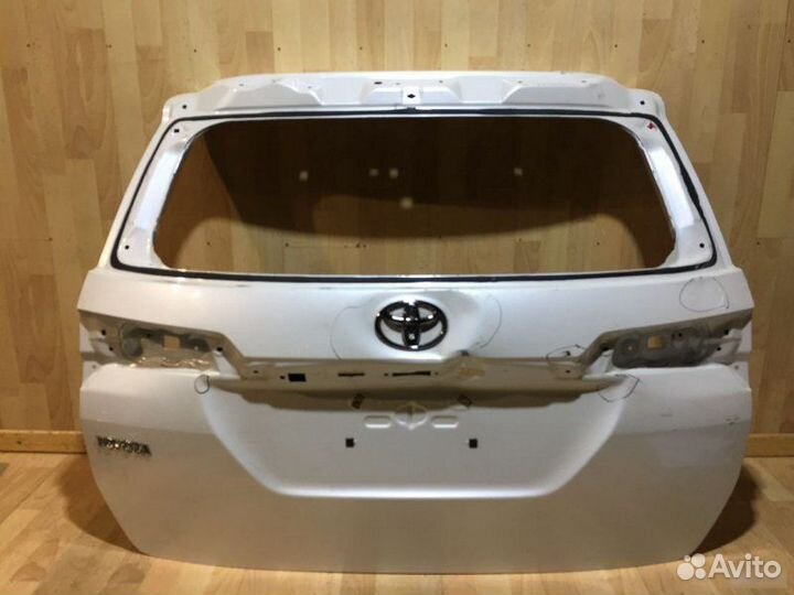 Крышка багажника Toyota