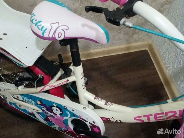 Велосипед для девочки от 3.5 лет + самокат